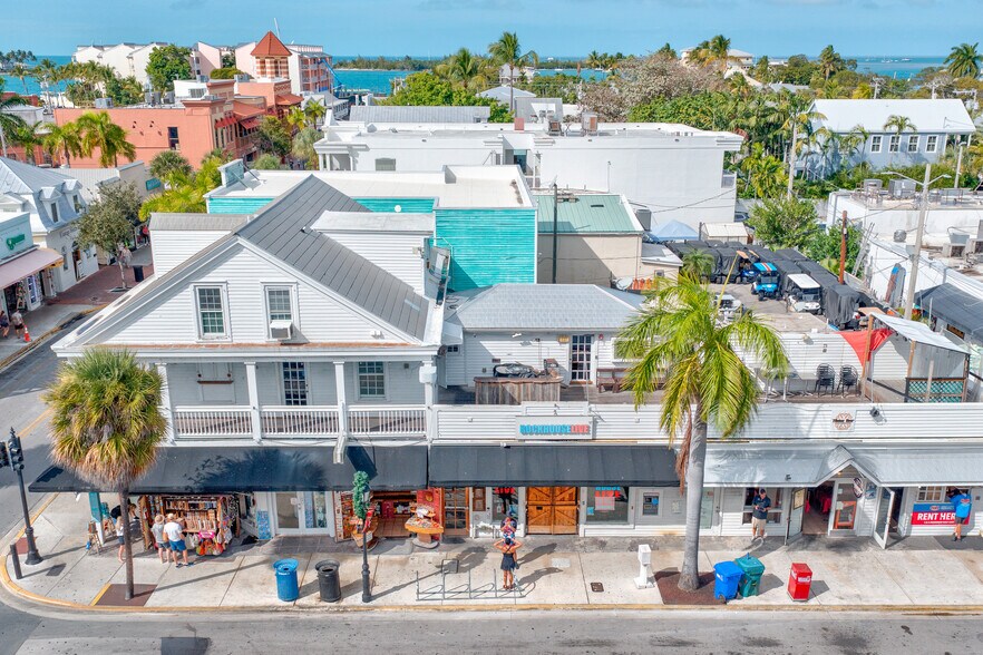 More Photos Of 135 Duval St, Key West Bar For Lease