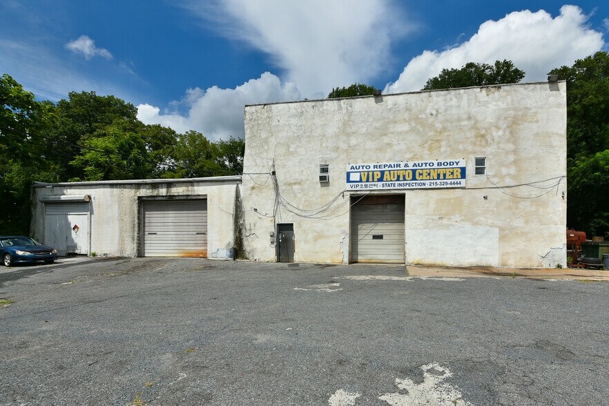 Primary Photo Of 601 W Fisher St, Philadelphia Warehouse For Sale