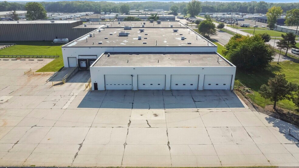 More Photos Of 4500 Groves Rd, Columbus Warehouse For Lease