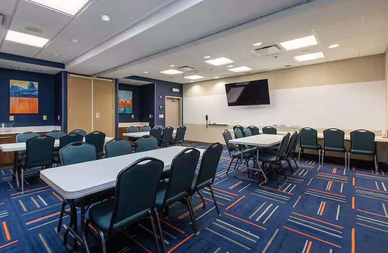 More Photos Of 10 Hampton Ln, Wilder Hotel For Sale