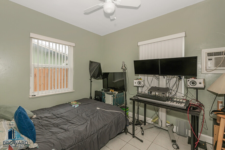 More Photos Of 255 SW 15th St, Dania Beach Apartments For Sale