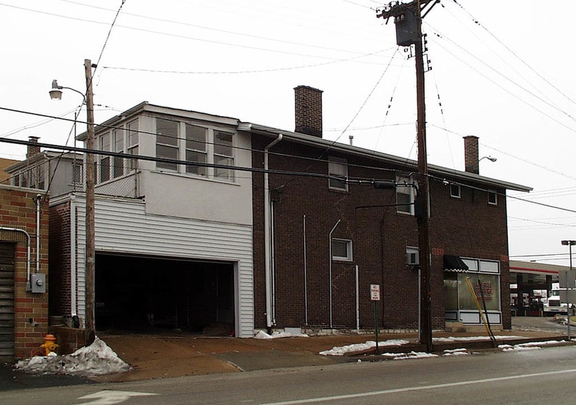 More Photos Of 8200-8202 Gravois Ave, Saint Louis Office Residential For Lease