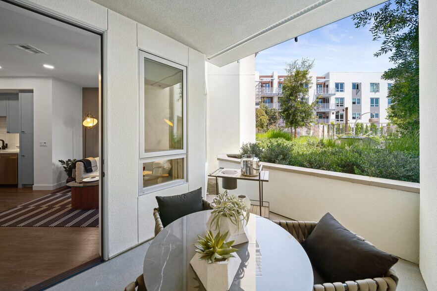 More Photos Of 585 Anton Blvd, Costa Mesa Apartments For Lease