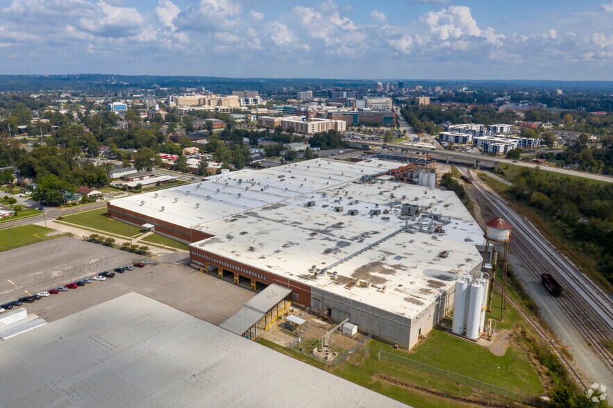 More Photos Of 1550 Wrightsboro Rd, Augusta Manufacturing For Lease