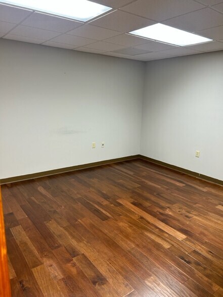 More Photos Of 316 Knox Rd, Knoxville Medical For Lease