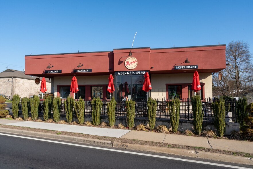 Primary Photo Of 76 E Pulaski Rd, Huntington Station Fast Food For Sale