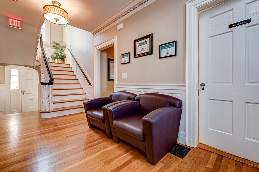 More Photos Of 8 Church St, Westborough Office Residential For Lease