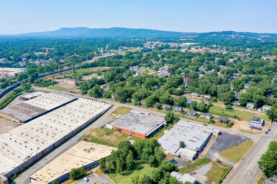 More Photos Of 1505 Buncombe Rd, Greenville Distribution For Sale