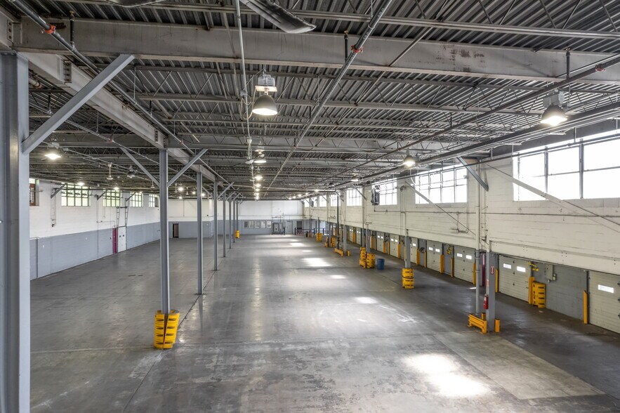 More Photos Of 87-147 Avocado St, Springfield Distribution For Sale