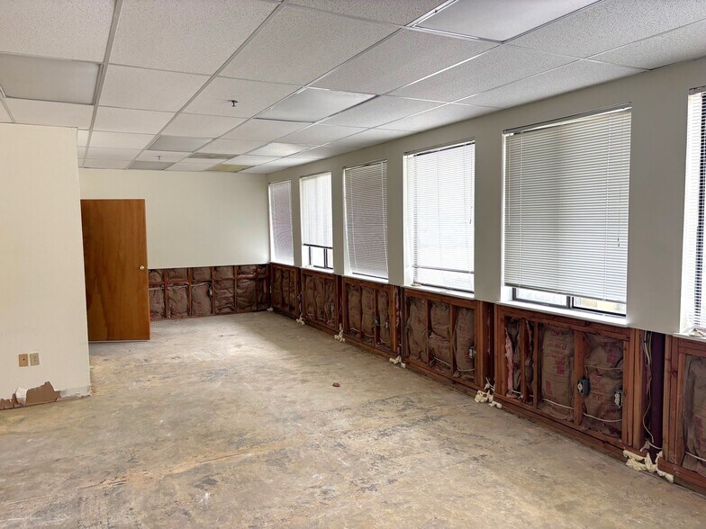 More Photos Of 574 Heritage Rd, Southbury Office For Lease