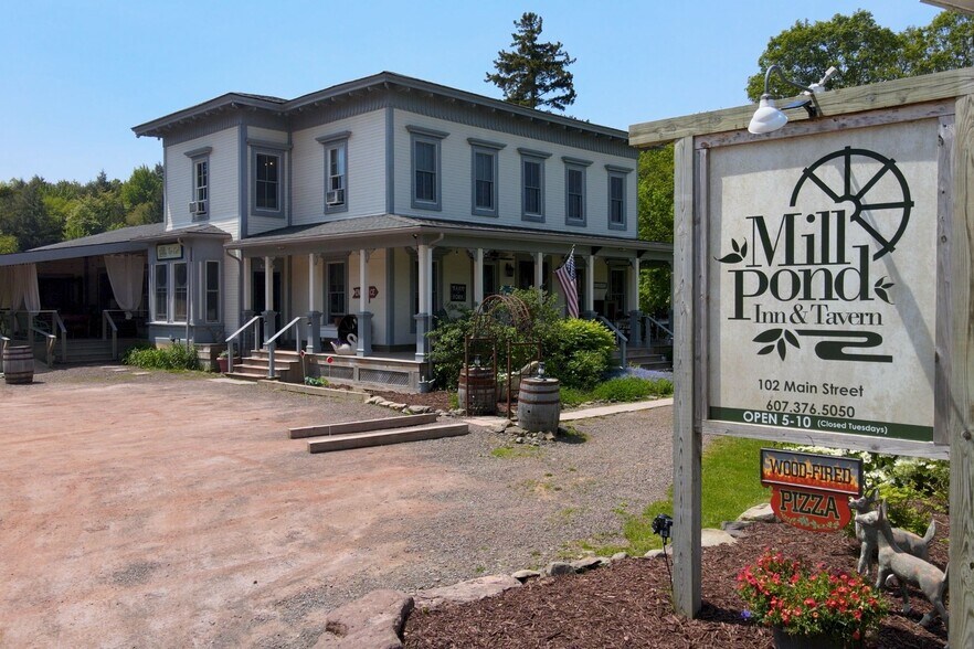 More Photos Of 102 Main St, Jefferson Hotel For Sale