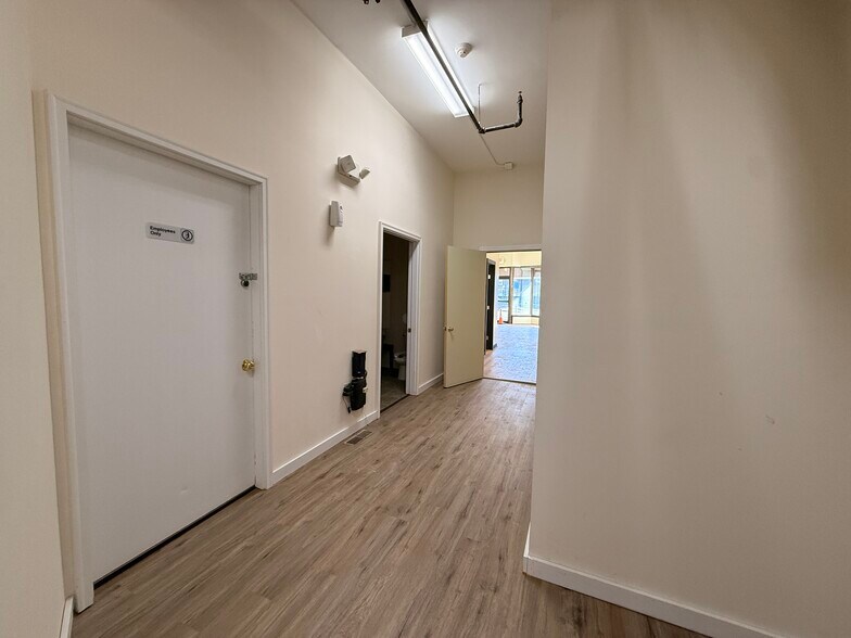 More Photos Of 644-648 North St, Pittsfield Storefront Retail Residential For Lease