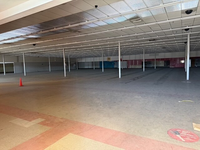 More Photos Of 967 Hancock Rd, Bullhead City General Retail For Sale