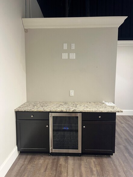 More Photos Of 5880 Shirley St, Naples Flex For Sale