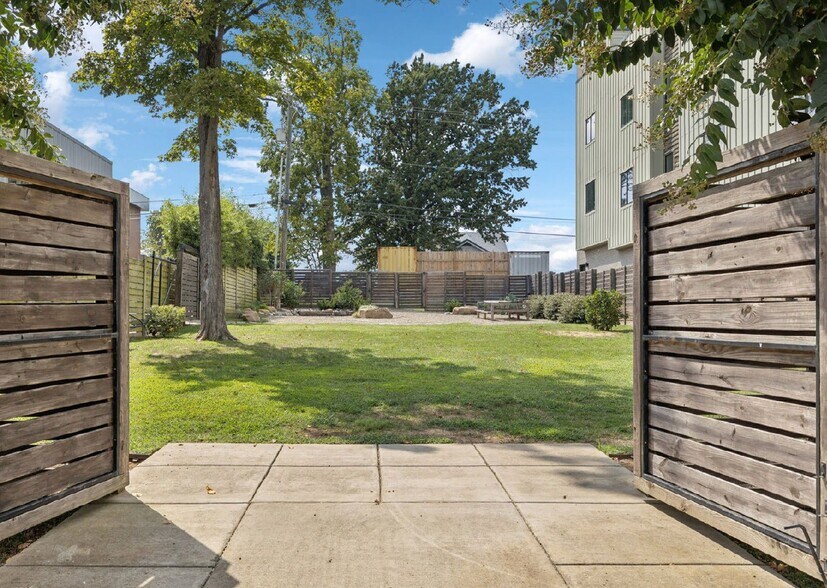 More Photos Of 2517 White Ave, Nashville Office Residential For Sale