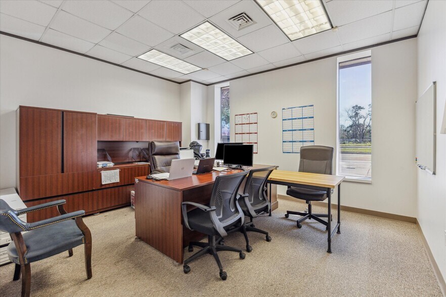 More Photos Of 1701-1707 Tidwell Rd, Houston Warehouse For Sale