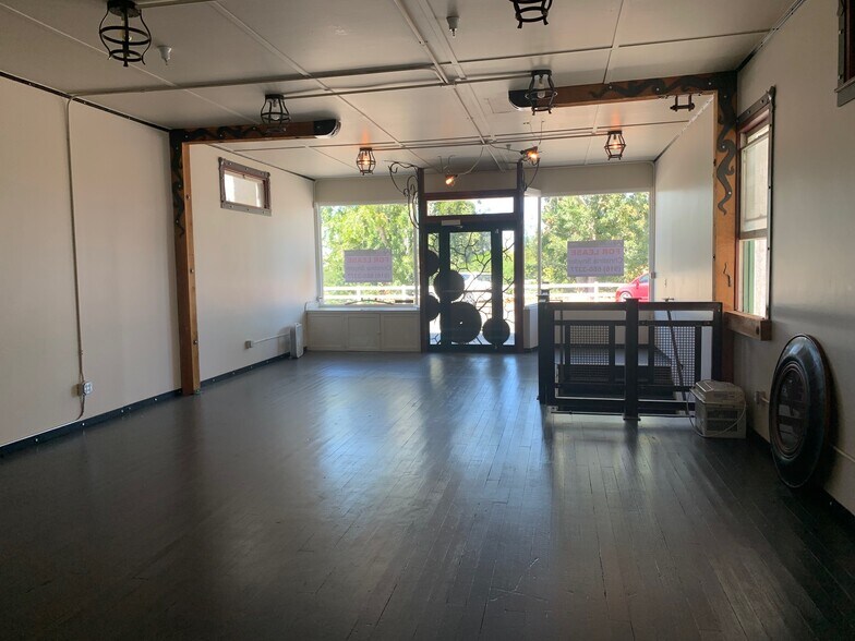 More Photos Of 14138 Market St, Walnut Grove Storefront Retail Residential For Sale