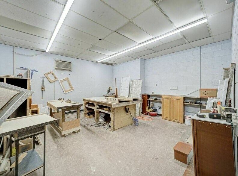 More Photos Of 300-306 W 1st Ave, Roselle Warehouse For Sale