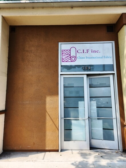 More Photos Of 1458 S San Pedro St, Los Angeles Freestanding For Sale