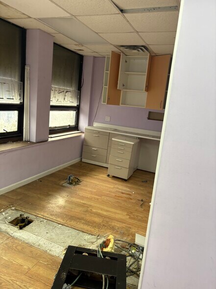 More Photos Of 740 Broadway, Brooklyn Storefront Retail Office For Lease