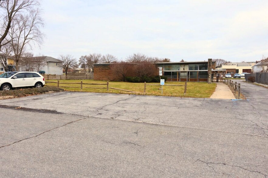 More Photos Of 995 State St, Albany Office For Sale