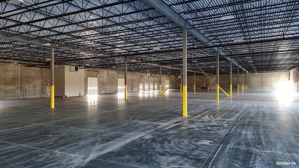 More Photos Of 4500 SE Army Post Rd, West Des Moines Flex For Lease
