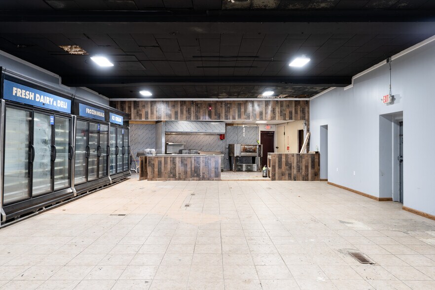 More Photos Of 392 Lyell Ave, Rochester Bar For Sale