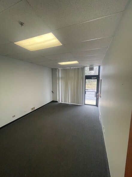 More Photos Of 1205 Karl Ct, Wauconda Warehouse For Lease