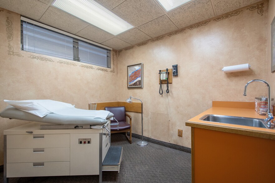 More Photos Of 3027 Aloma Ave, Winter Park Medical For Lease