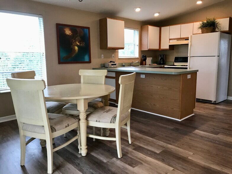 More Photos Of 21544 Overseas Hwy, Cudjoe Key Hotel For Sale