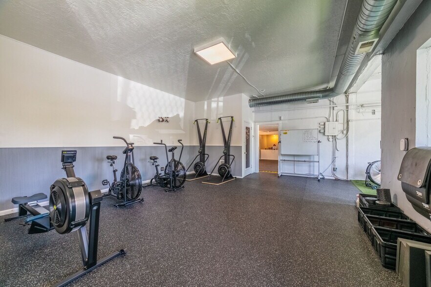 More Photos Of 2940 SW Avalon Way, Seattle Storefront Retail Residential For Sale