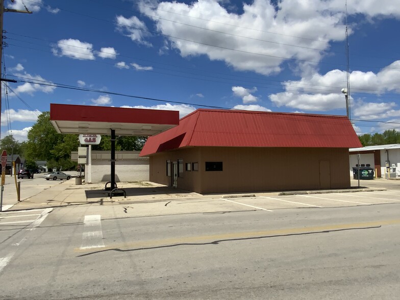 Primary Photo Of 105 W Si Johnson Ave, Sheridan Service Station For Sale