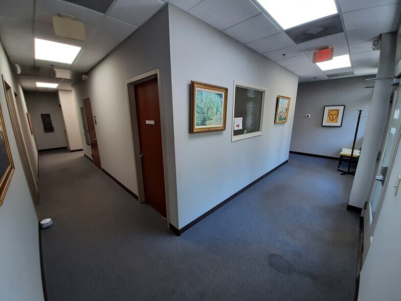 More Photos Of 1709 Legion Rd, Chapel Hill Coworking Space