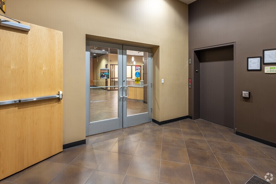 More Photos Of 4000 Quebec St, Denver General Retail For Sale
