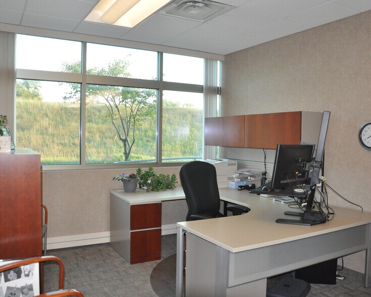 More Photos Of 3717 23rd St S, Saint Cloud Office For Lease