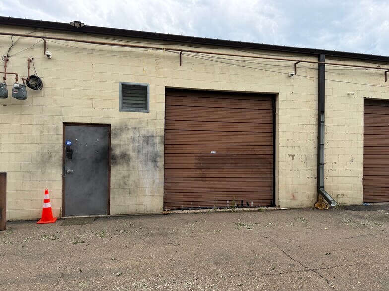 More Photos Of 2200 Chambers Rd, Aurora Warehouse For Sale
