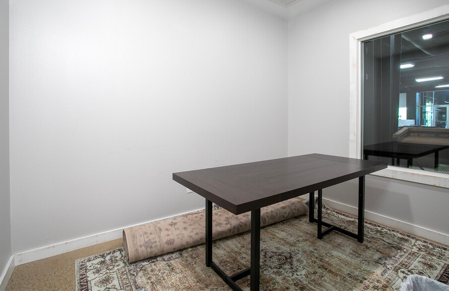 More Photos Of 2850 S Southwest Loop 323, Tyler Distribution For Sale