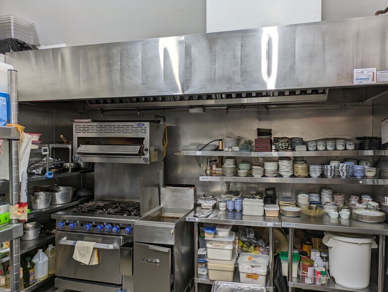 More Photos Of 521 N La Cienega Blvd, Los Angeles Restaurant For Lease