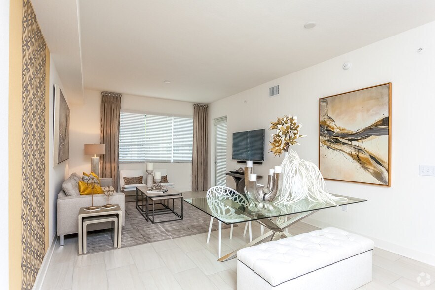 More Photos Of 20000 W Dixie Hwy, Miami Unknown For Lease