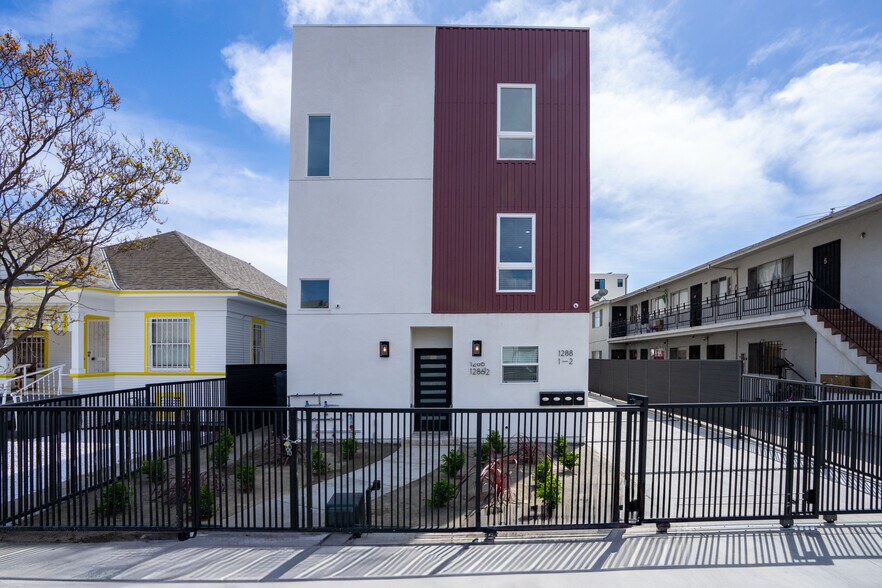 More Photos Of 1286 W 35th Pl, Los Angeles Apartments For Sale