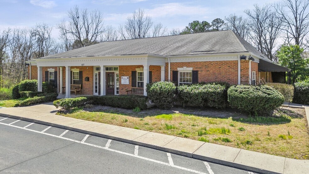 More Photos Of 507 New Highway 96 W, Franklin Medical For Sale