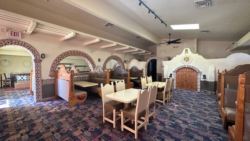 More Photos Of 1124 Washington Way, Longview Restaurant For Sale