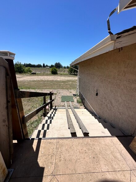 More Photos Of 6738 Greenbay Rd, Arbuckle Land For Lease