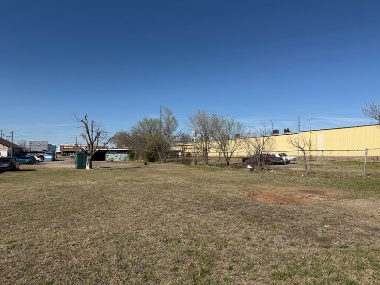 More Photos Of 6212-6216 SE 15th St, Oklahoma City Freestanding For Sale