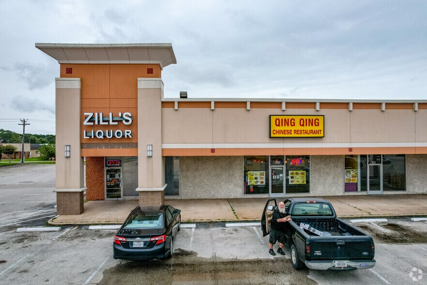 More Photos Of 151-395 W Main St, League City Unknown For Lease