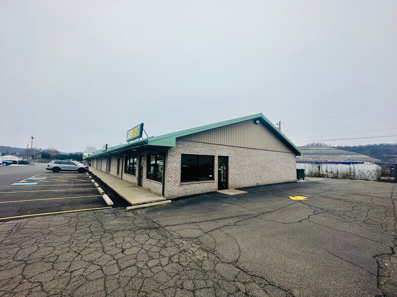 More Photos Of 1429 Main St, Follansbee Storefront For Lease