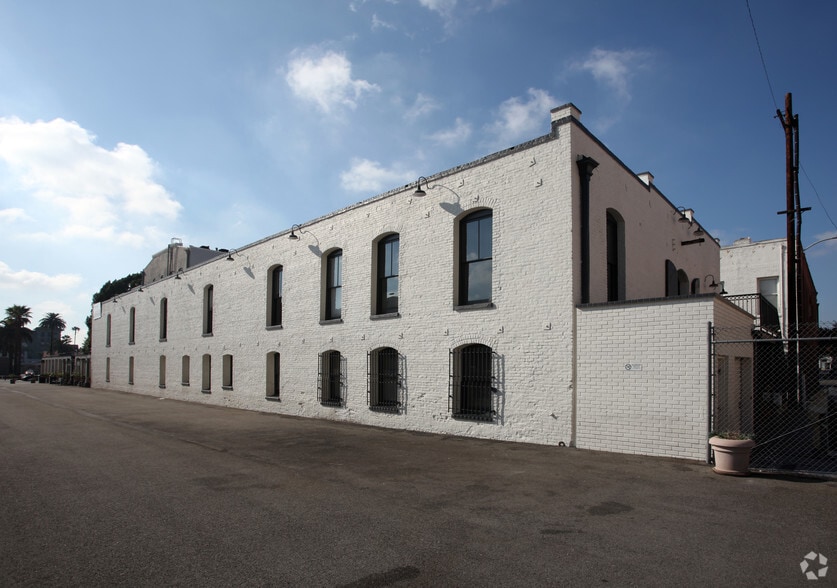 Primary Photo Of 101 E Green St, Pasadena Loft Creative Space For Lease