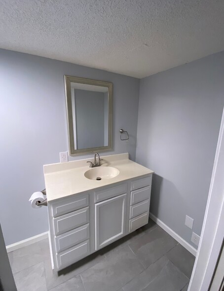 More Photos Of 128 Sandy Springs Ln, Lexington Manufactured Housing Mobile Home Park For Sale