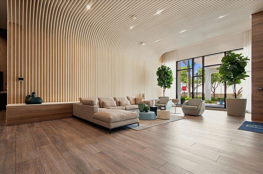 More Photos Of 2920-2950 NE 207th St, Aventura Unknown For Lease