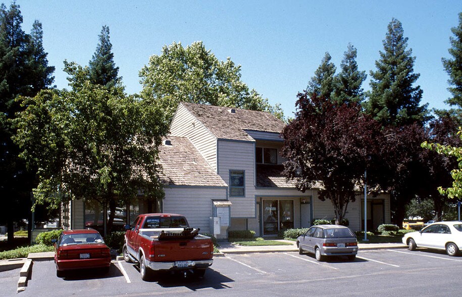 Primary Photo Of 9286-9290 Madison Ave, Orangevale Loft Creative Space For Lease